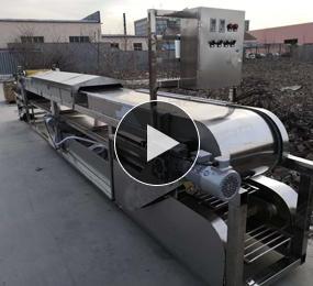 這個(gè)全自動(dòng)涼皮機(jī)就是一印鈔機(jī)，絕對(duì)的百萬(wàn)富翁生產(chǎn)線